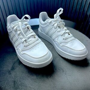 Adidas boys / unisex sneakers size 4 - white - Worn Once